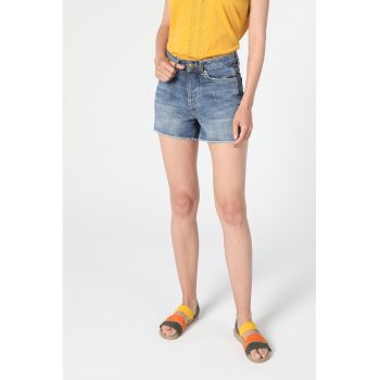 Pantaloni scurti slim fit din denim
