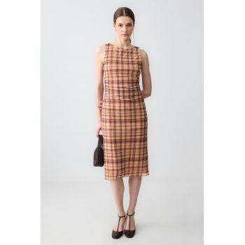 Rochie midi cu imprimeu in carouri
