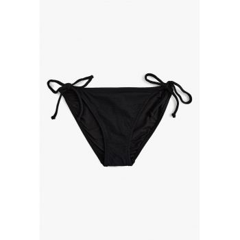 Slip cu prinderi laterale