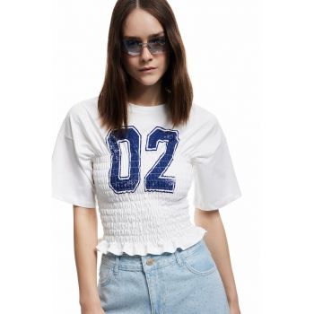 Tricou cu fronseuri si imprimeu text