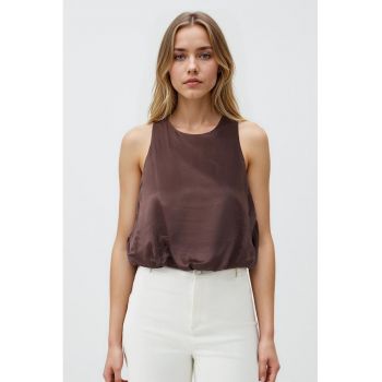 Bluza lejera cu decolteu la baza gatului