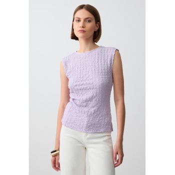 Bluza texturata cu decolteu la baza gatului
