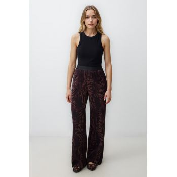 Pantaloni drepti cu animal print