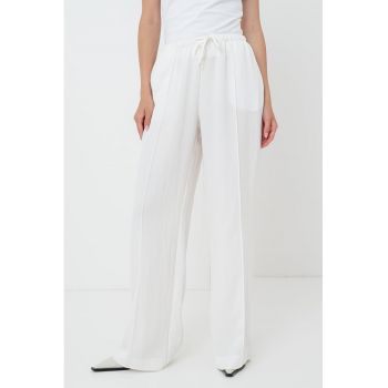 Pantaloni evazati din amestec de lyocell cu buzunare laterale