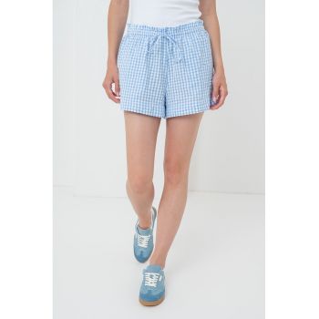 Pantaloni scurti cu snur si model in carouri