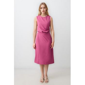 Rochie midi evazata cu decolteu la baza gatului