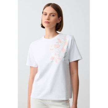 Tricou cu decolteu la baza gatului si imprimeu floral