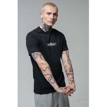 Tricou cu decolteu la baza gatului