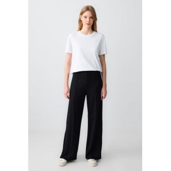 Pantaloni drepti cu talie inalta