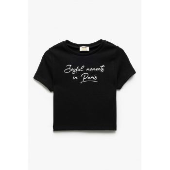 Tricou crop cu imprimeu text