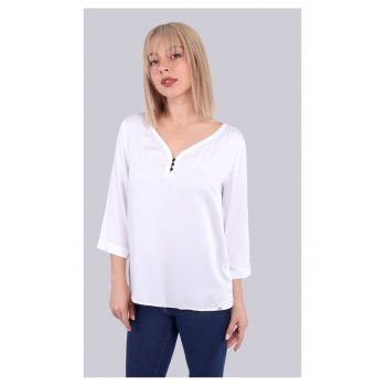 Bluza cu maneci trei sferturi si decolteu in V