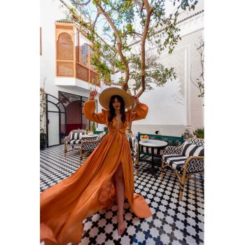 Rochie maxi cu slit pe picior si decolteu adanc - Portocaliu