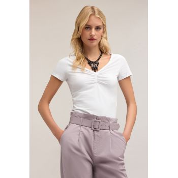 Tricou cu decolteu in V