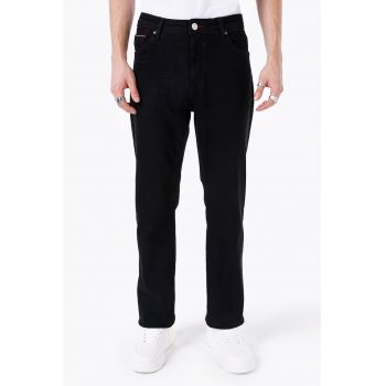 Blugi slim fit cu croiala dreapta 045 David