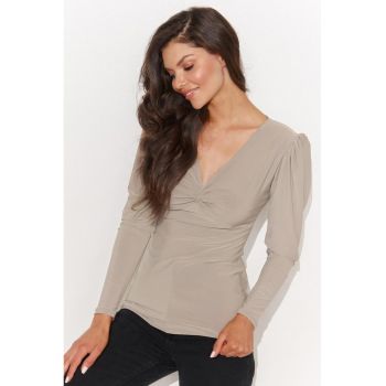 Bluza cu decolteu in V si detaliu rasucit -