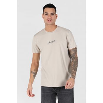 Tricou cu decolteu la baza gatului si imprimeu text