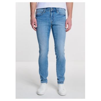 Blugi barbati  DERIC 238 - albastru deschis - denim elastic - croiala moderna - talie joasa