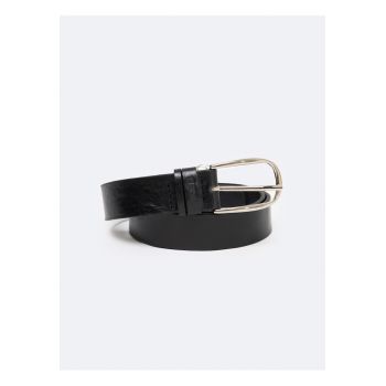 Curea neagra din piele