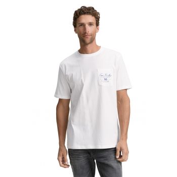 Tricou cu decolteu la baza gatului si buzunar pe piept
