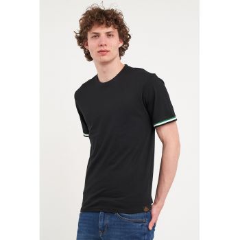 Tricou uni cu decolteu la baza gatului