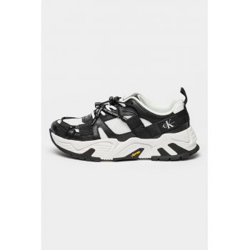 Pantofi sport cu insertii din plasa
