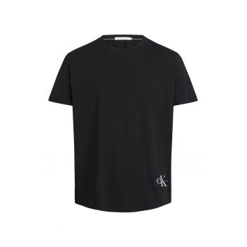 Tricou cu decolteu la baza gatului si logo aplicat