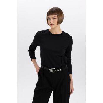 Bluza uni cu decolteu la baza gatului