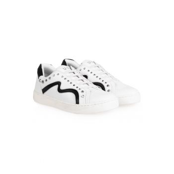 Pantofi sport din piele ecologica - decorati cu tinte -