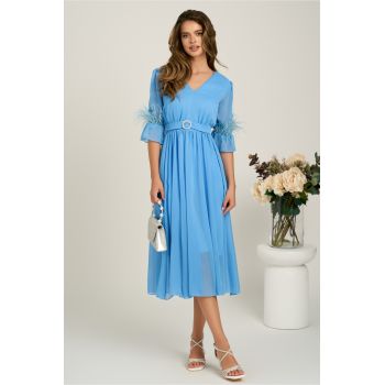 Rochie DY Fashion midi bleu din voal in clos cu pene la maneci si accesoriu in talie