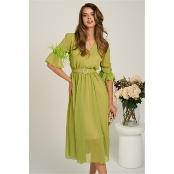 Rochie DY Fashion midi verde lime din voal in clos cu pene la maneci si accesoriu in talie