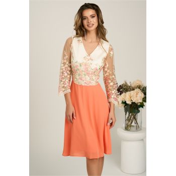 Rochie midi somon cu fusta in clos din voal si dantela florala la bust