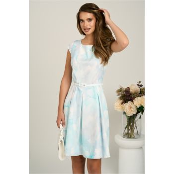 Rochie scurta turcoaz in clos cu flori si curtea in talie