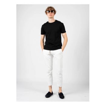Tricou uni cu decolteu la baza gatului -