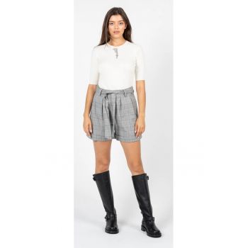 Pantaloni scurti cu talie inalta -