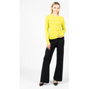 Pulover regular fit cu decolteu la baza gatului -