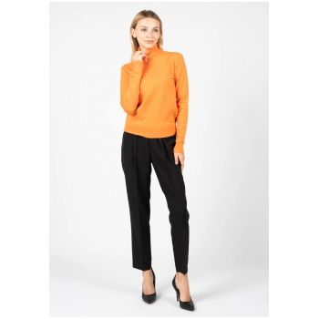 Pulover slim-fit cu guler inalt -