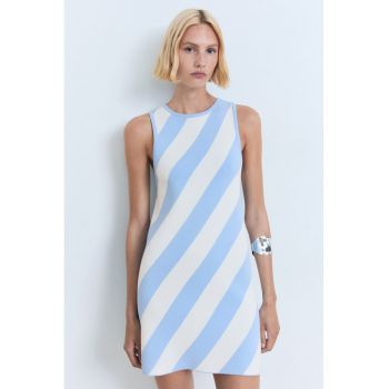Rochie scurta cu croiala dreapta fara maneci