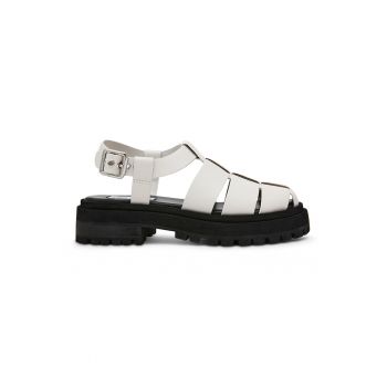 Sandale din piele cu talpa plata si catarama
