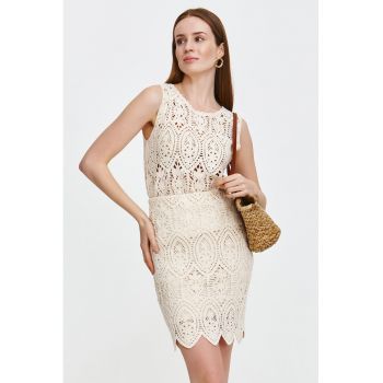 Bluza fara maneci cu design decupat
