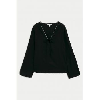 Bluza lejera cu decolteu in V