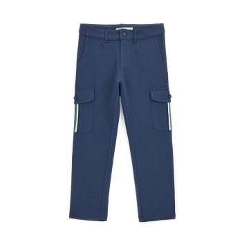Pantaloni din bumbac cu buzunare cargo