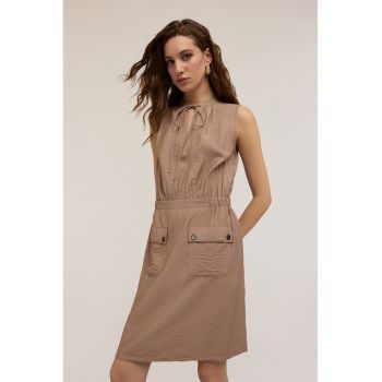 Rochie cu croiala dreapta si buzunare