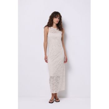 Rochie maxi evazata cu design cu perforatii