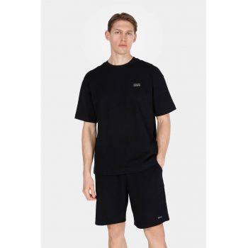Tricou cu decolteu la baza gatului si imprimeu text