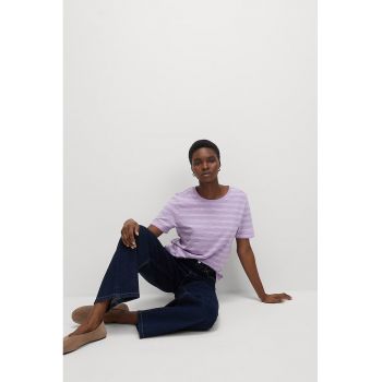Tricou cu decolteu rotund si model in dungi