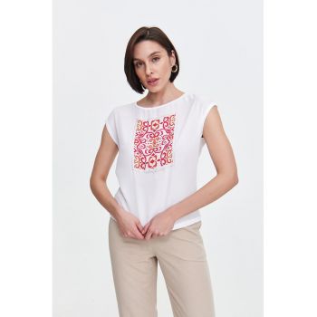 Tricou cu imprimeu si decolteu rotund
