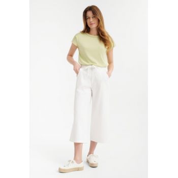 Pantaloni capri cu croiala ampla