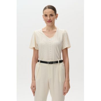 Tricou cu decolteu in V si dantela Sangallo
