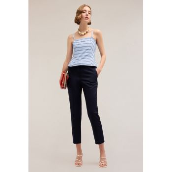 Pantaloni eleganti cu croiala conica