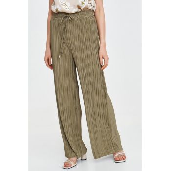 Pantaloni evazati cu snur in talie
